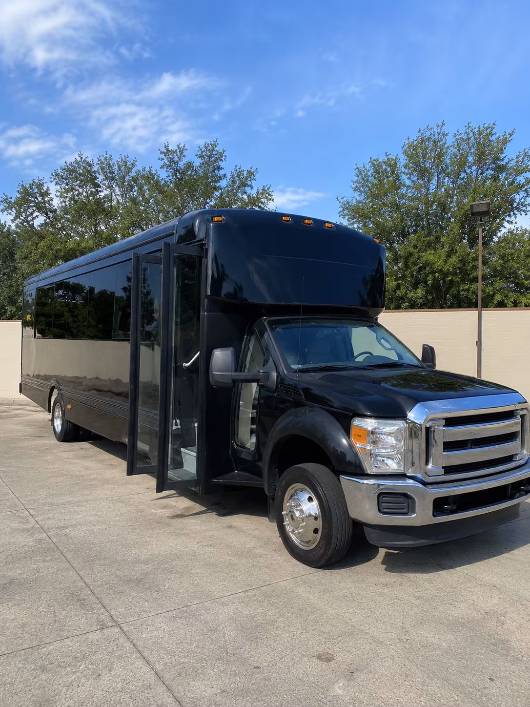 new bedford 20 passenger party bus