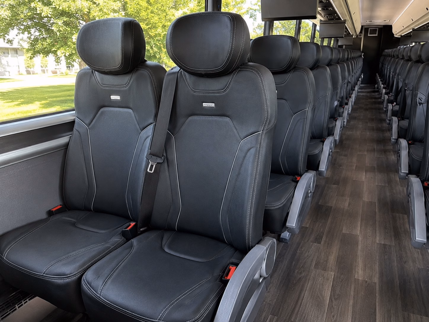 wine tour buses from new bedford to rhode island vineyards